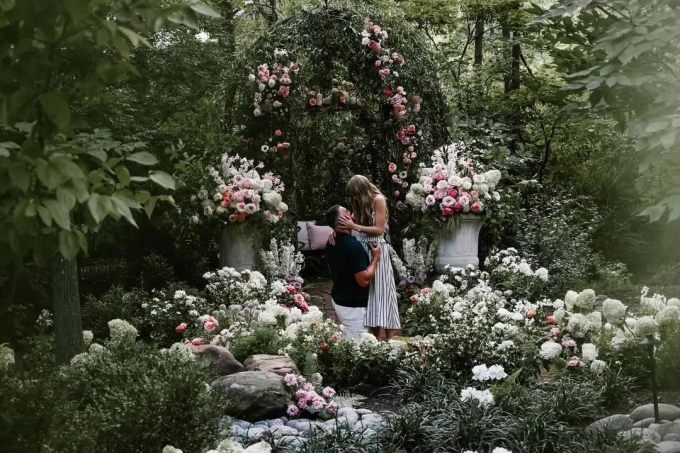 Taylor swift và bạn trai đính hôn - 2