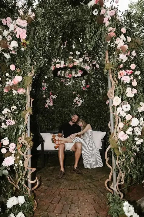 Taylor swift và bạn trai đính hôn - 4
