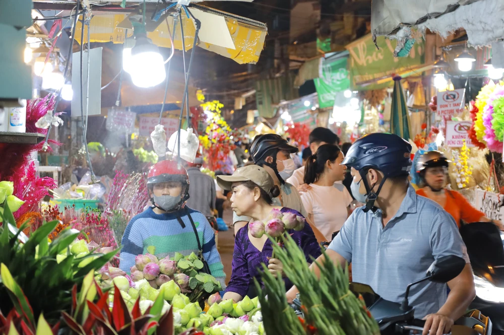 Tết dương lịch thăm khu chợ được mệnh danh tiểu đà lạt giữa lòng sài gòn tồn tại hơn 30 năm vẫn tấp nập mỗi ngày - 2