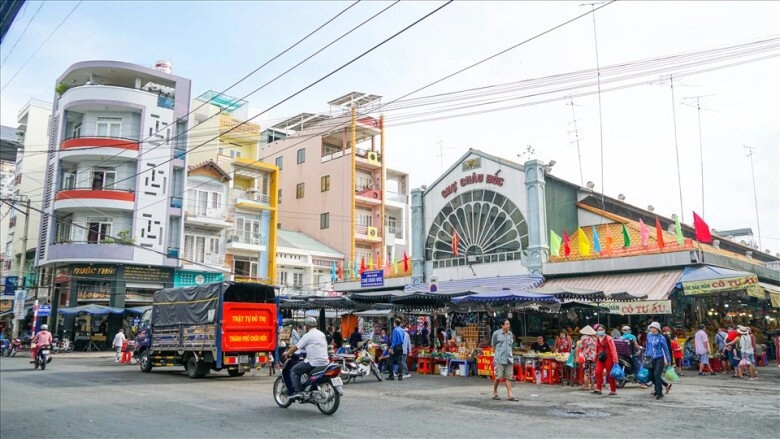 Thăm khu chợ nổi tiếng bậc nhất an giang là niềm kiêu hãnh của người dân xứ mắm dù chỉ bán một loại hàng - 2