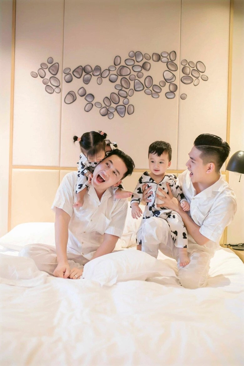 Thanh đoàn - hà trí quang tổ chức sinh nhật hoành tráng cho 2 con tự tay làm bánh kem và trang trí bắt mắt - 9