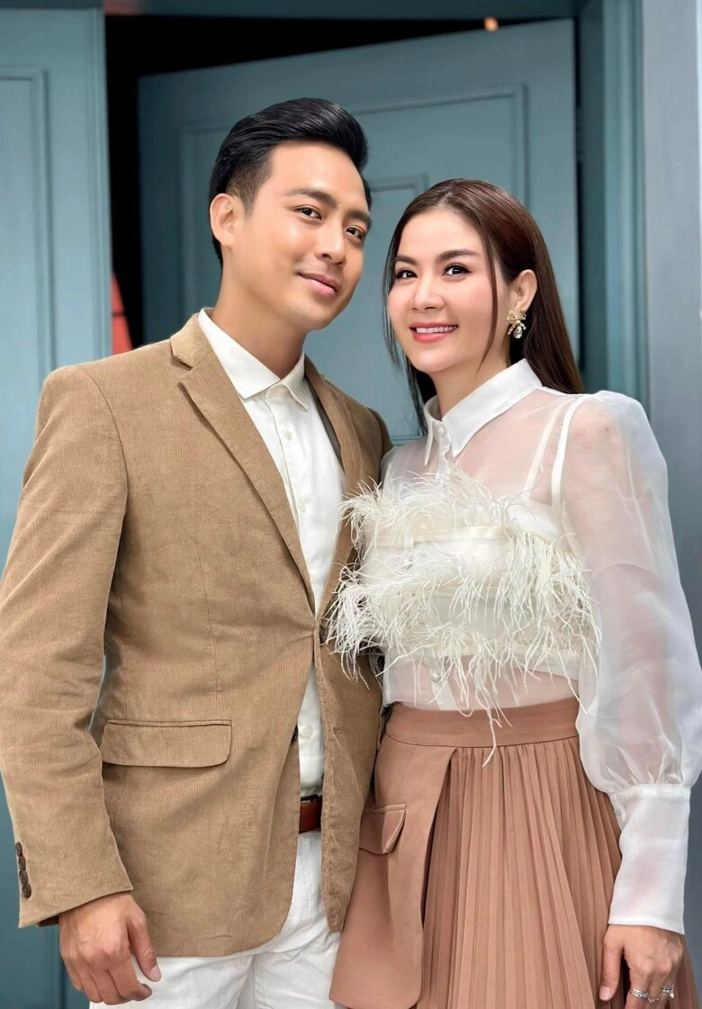 Thanh duy - kha ly gây tranh cãi khi đưa ái nữ 5 tháng tuổi dự sự kiện con khóc nấc vẫn đứng chụp ảnh - 9