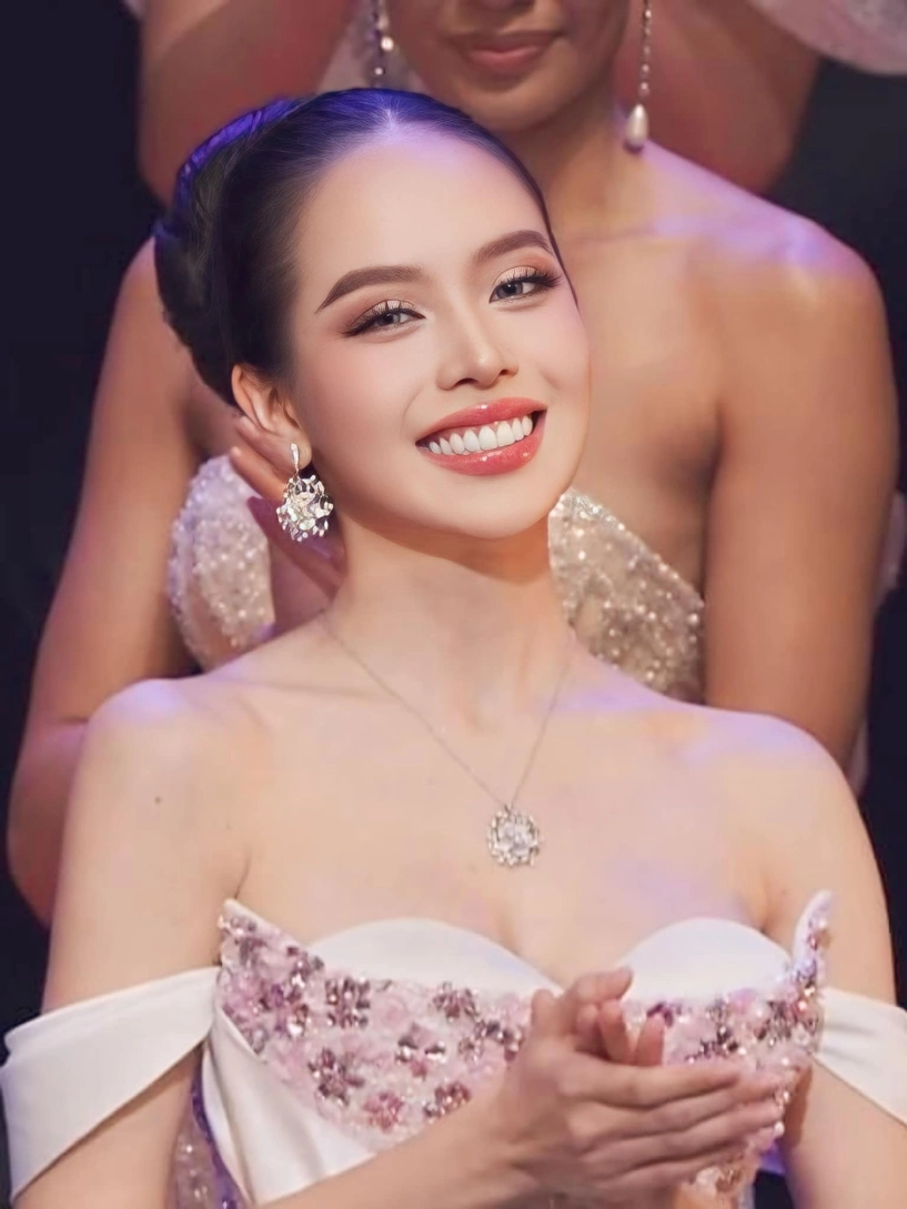 Thanh thuỷ nàng hậu kín tiếng gây chấn động khi đăng quang miss international gia cảnh thế nào mà mong muốn mua nhà cho bố mẹ - 2