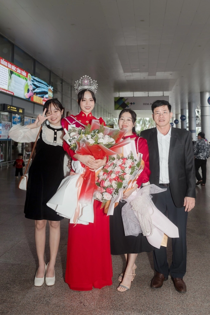 Thanh thuỷ nàng hậu kín tiếng gây chấn động khi đăng quang miss international gia cảnh thế nào mà mong muốn mua nhà cho bố mẹ - 11