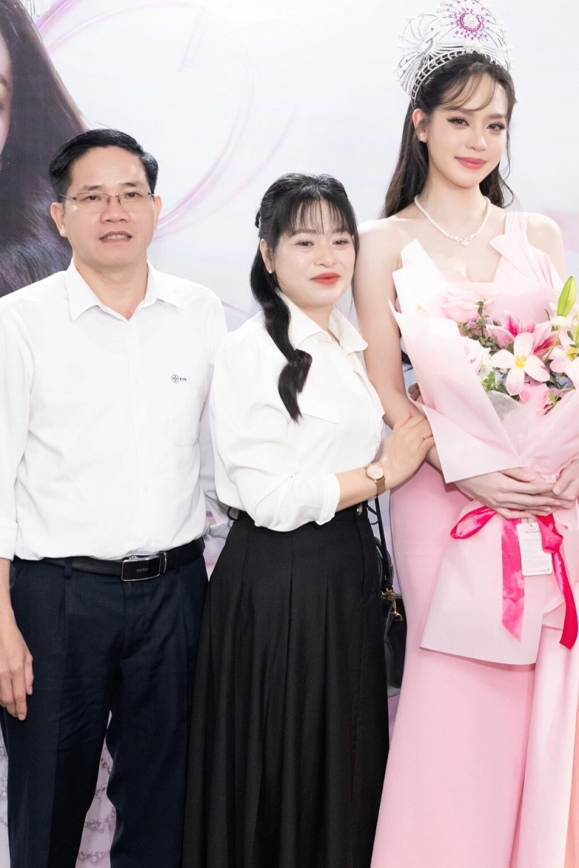 Thanh thuỷ nàng hậu kín tiếng gây chấn động khi đăng quang miss international gia cảnh thế nào mà mong muốn mua nhà cho bố mẹ - 12