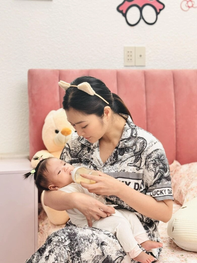 Thanh trúc buồn vì con gái mới 3 tháng tuổi đã nhận bình luận ác ý bảo sao giấu mặt chồng kín bưng - 6