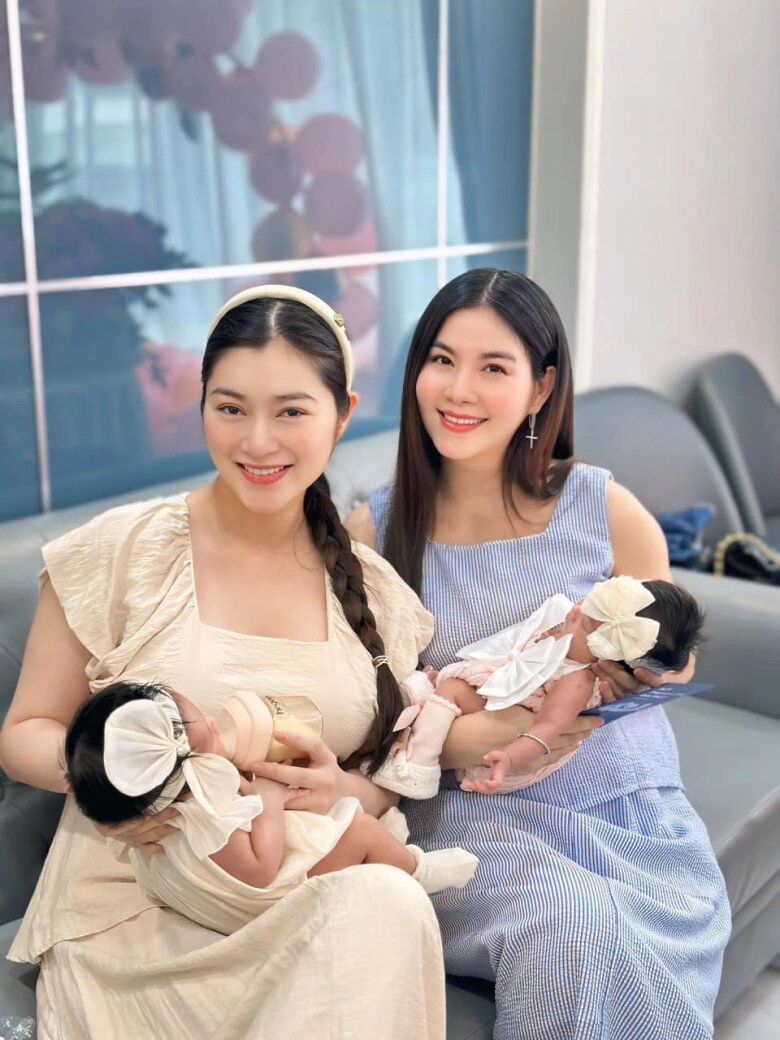 Thanh trúc - kha ly đọ nhan sắc sau 1 tháng ở cữ 2 ái nữ đều được mẹ sắm phụ kiện điệu đà - 1