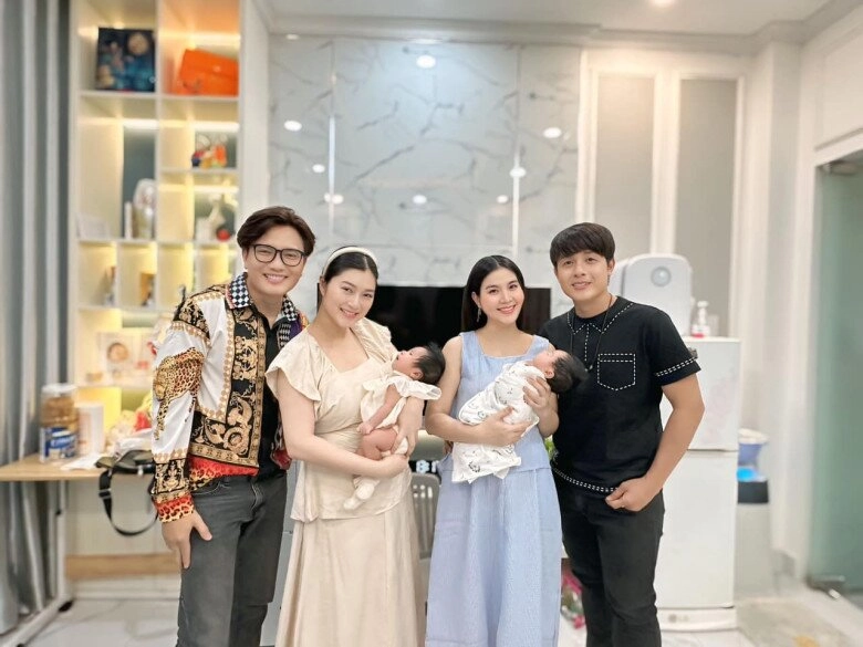 Thanh trúc - kha ly đọ nhan sắc sau 1 tháng ở cữ 2 ái nữ đều được mẹ sắm phụ kiện điệu đà - 3
