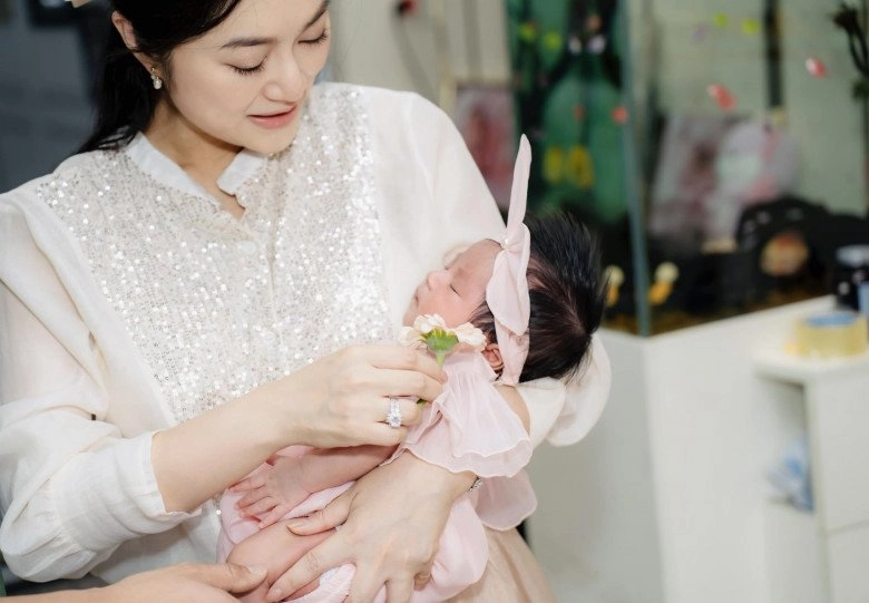 Thanh trúc làm mâm cỗ đầy tháng tuyệt đẹp cho con gái đầu lòng có quy tắc gia đình khiến nhiều người học hỏi - 2
