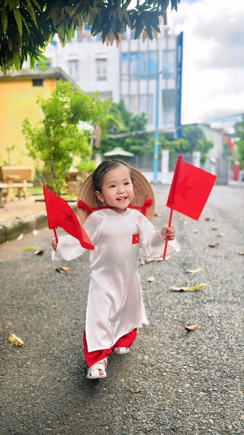 Thấy mẹ bị bố tác động vật lý con gái diễn viên thanh trúc mới 14 tháng tuổi đã có hành động mát lòng - 7