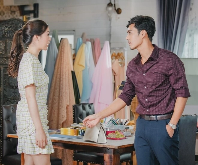 Thấy vợ cũ nhặt ve chai bên đường tôi lén đưa cho cô ấy 200 triệu nửa năm sau gặp lại tôi choáng váng - 1