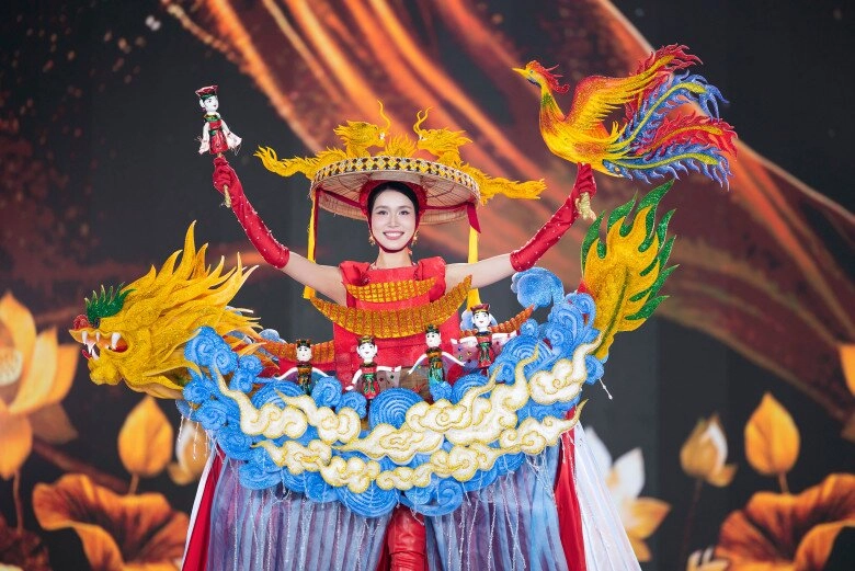 Thí sinh miss grand vietnam đội mưa trình diễn trang phục dân tộc hoa hậu tiểu vy đẹp xuất thần - 7