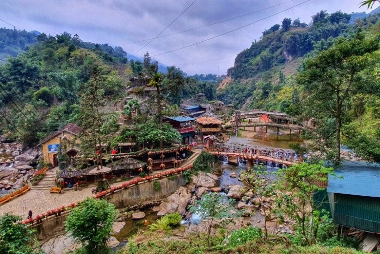 Thị xã được báo hàn ca ngợi là thụy sĩ của việt nam đẹp như chốn bồng lai tiên cảnh dân tình đổ xô lên dịp đầu năm - 8