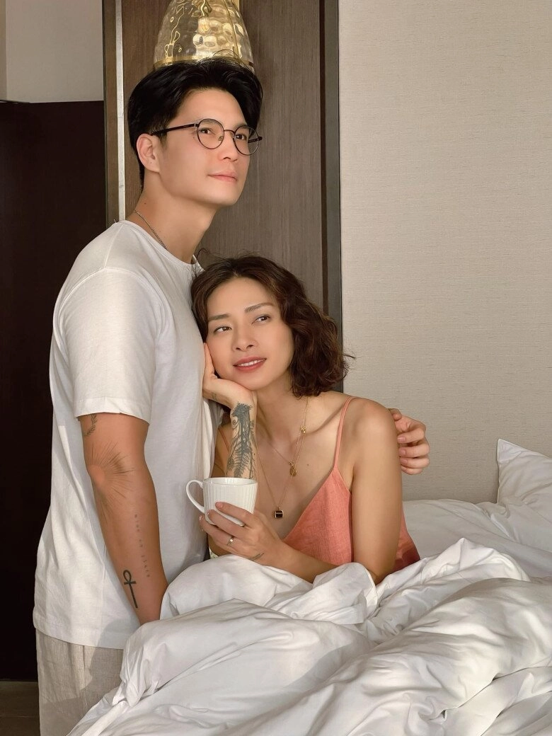 Thiệp cưới như hộp bánh của sao việt hà trí quang in cả hình 3d puka - gin tuấn kiệt đầy tinh tế - 21