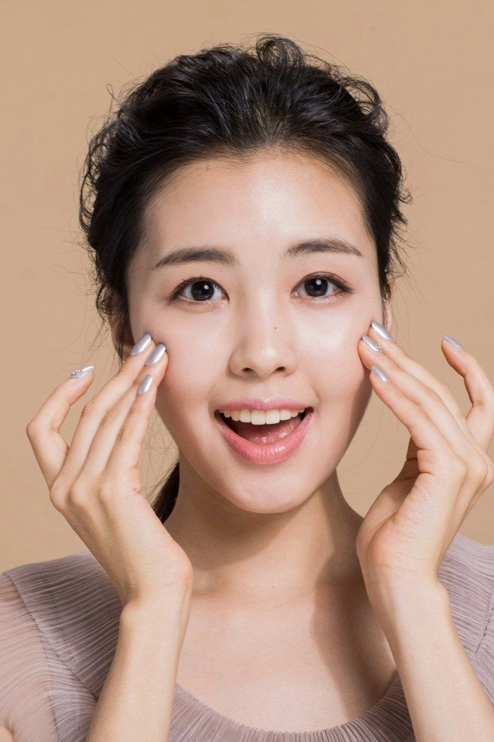 Thoa lotion bằng tay hay bằng bông tốt hơn - 3