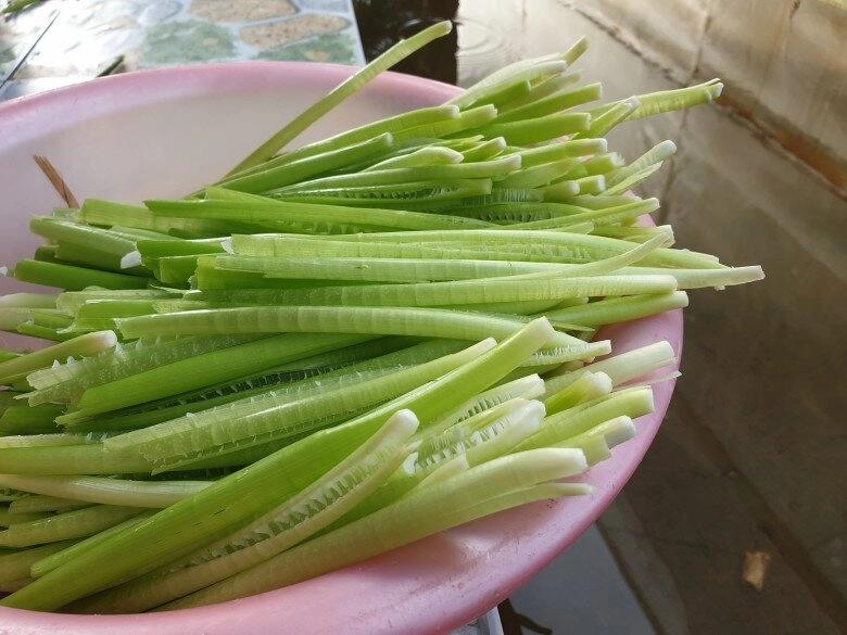 Thứ cỏ chỉ cho trâu bò ăn nay thành đặc sản nức tiếng miền tây bán đến 120000 đồngkg khách vẫn mua ầm ầm - 4