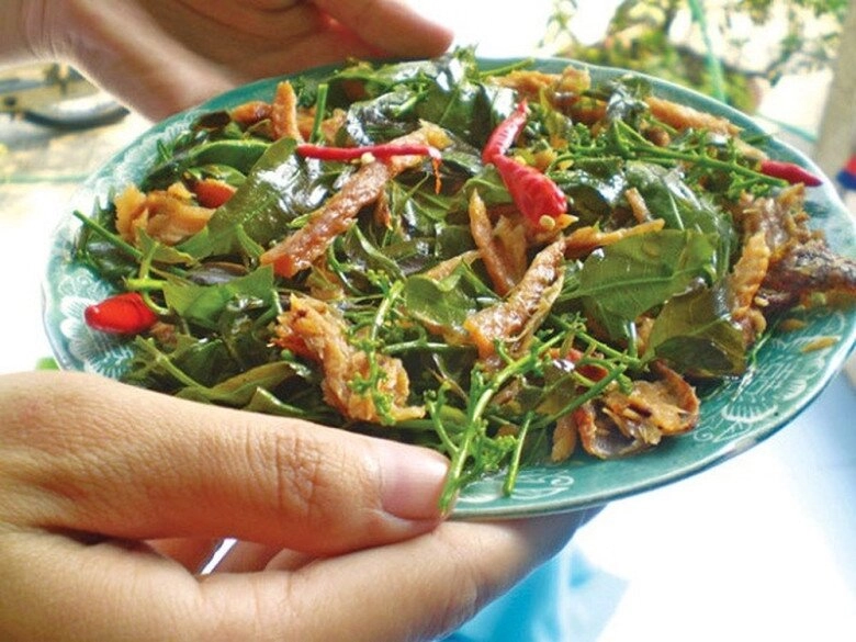 Thứ lá nghe tên đã buồn nẫu lại là linh hồn của một đặc sản an giang lọt top món ăn tiêu biểu kỷ lục châu á - 4