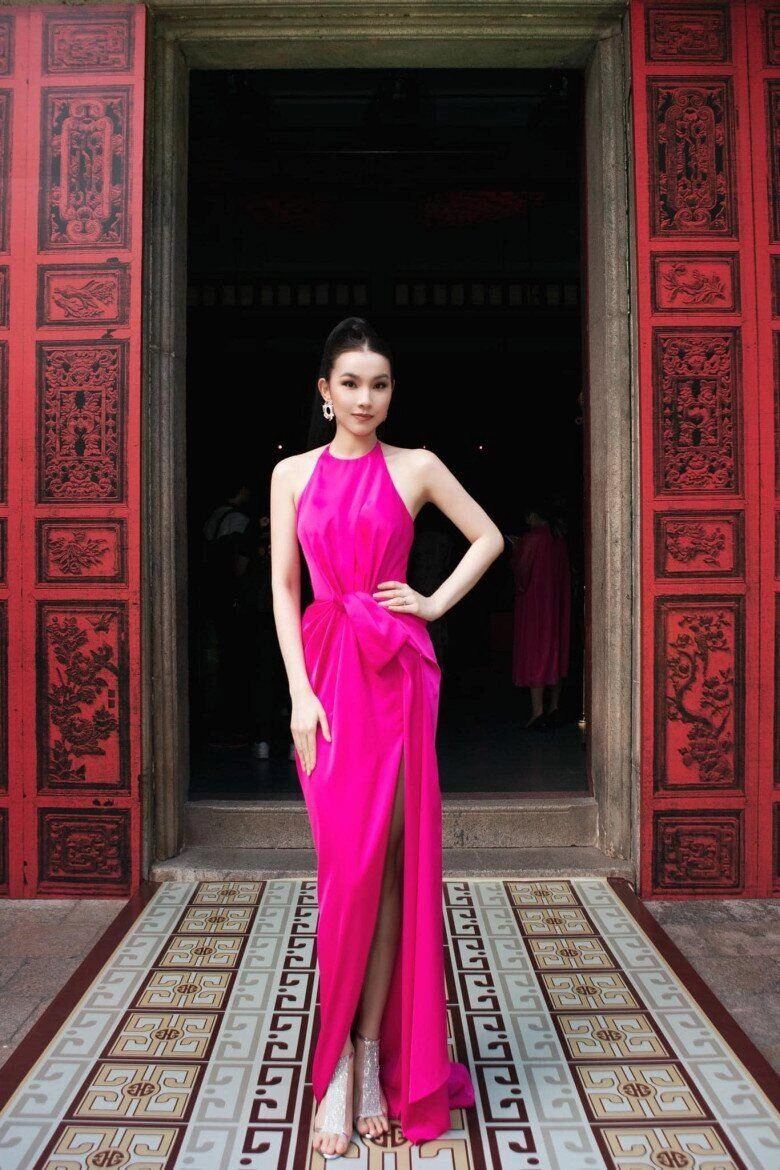 Thùy lâm chung tình với người đàn ông gặp năm 19 tuổi chồng tiến sĩ được khen ngày càng xứng đôi với vợ hoa hậu - 2