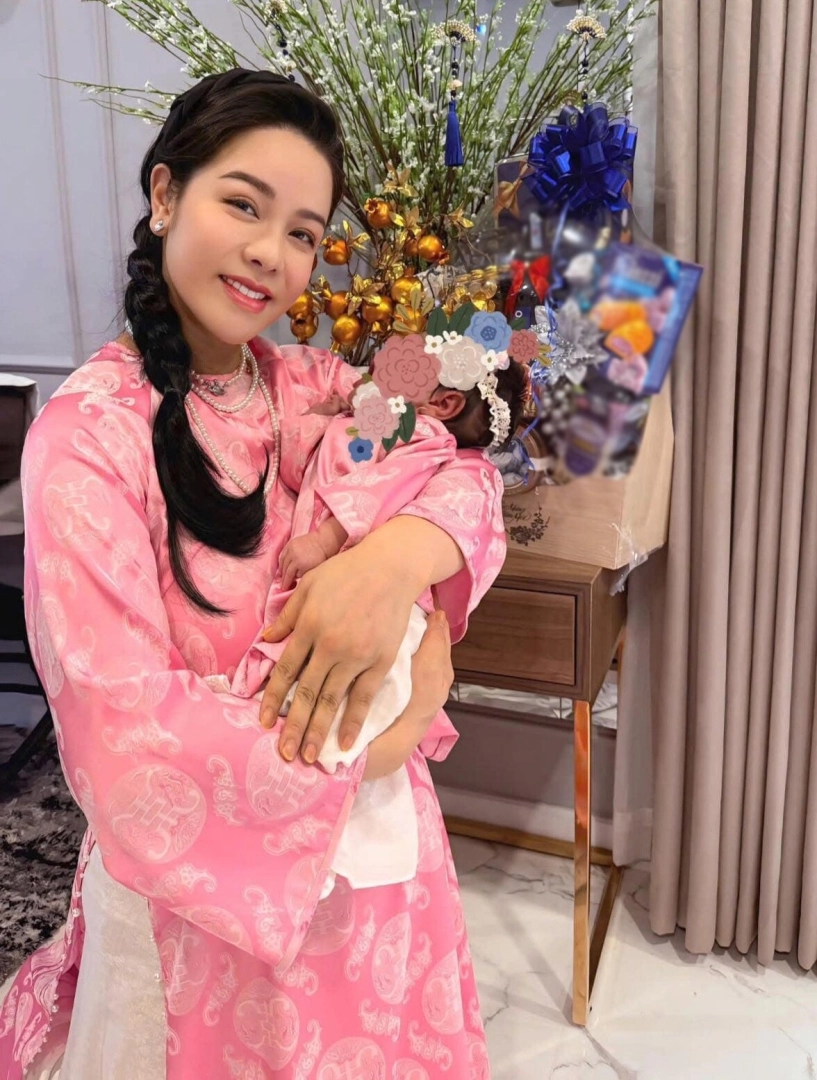 Tiệc đầy tháng con gái nhật kim anh ngập tiền vàng chuẩn sinh ra ở vạch đích bé julia giống hệt mẹ trông cực yêu - 6