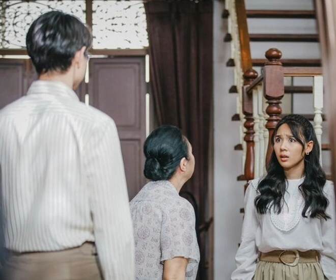 Tình cờ gặp chồng cũ khi đi mua sắm cùng chồng mới nhìn bụng vợ anh ta tôi biết một bí mật - 1