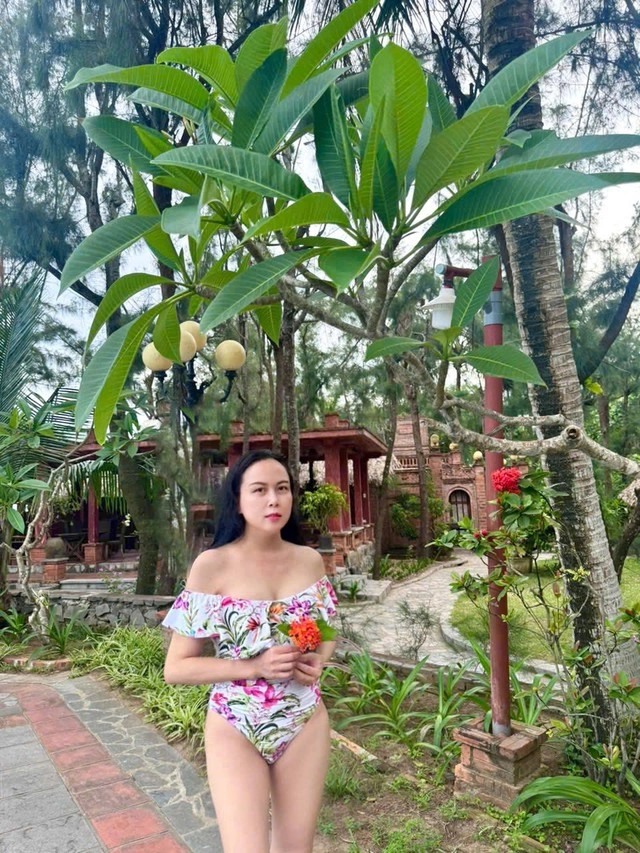 tình cũ quách ngọc ngoan diện bikini khoe sắc vóc nuột như gái đôi mươi - 1