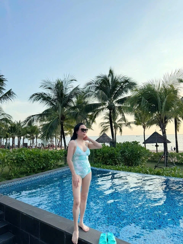 tình cũ quách ngọc ngoan diện bikini khoe sắc vóc nuột như gái đôi mươi - 6
