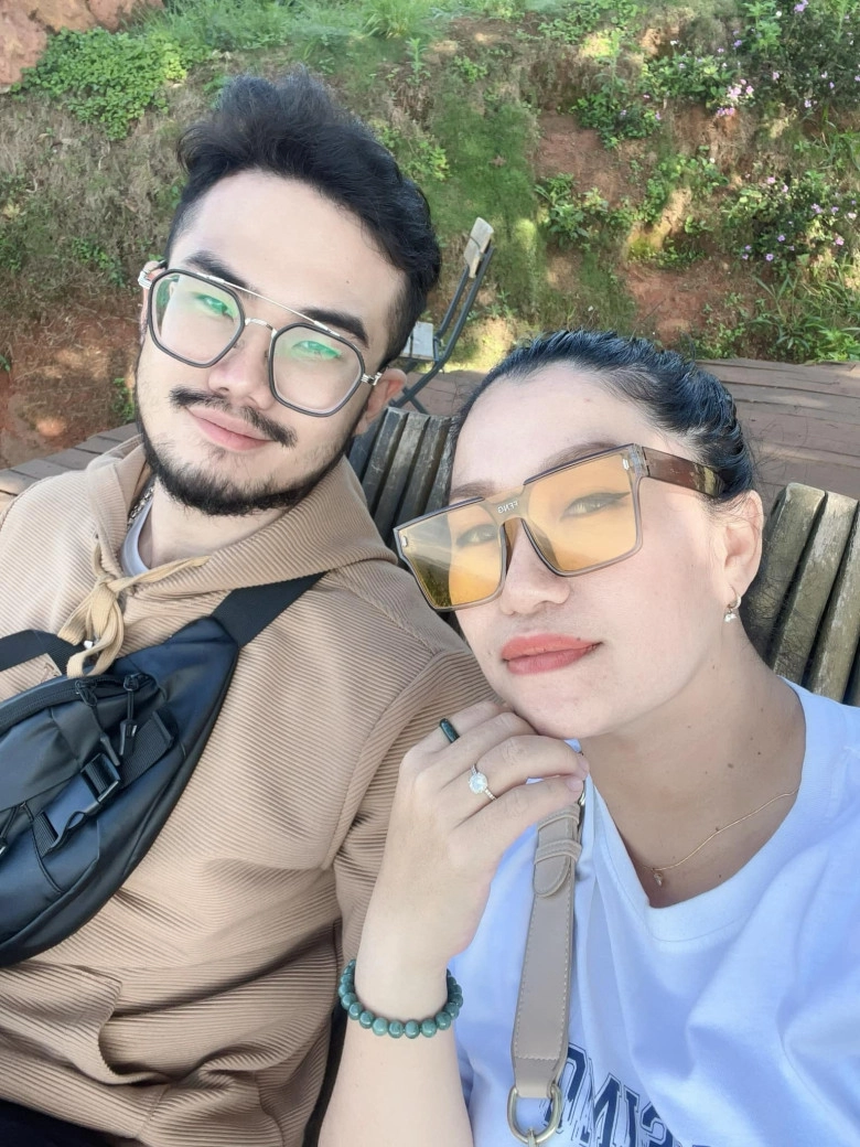 Tình yêu năm 2024 ngưu ma vương u50 rước vợ 2k1 bằng mô tô hồng hài nhi cưa đổ mẹ đơn thân hơn 20 tuổi - 6