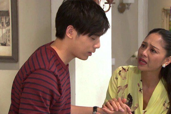 Tôi đòi mẹ cho tiền mua xe hơi mới chịu đi làm bố dượng run rẩy đưa ra chiếc túi bạc màu - 2