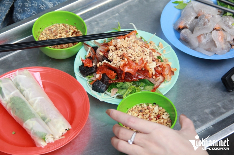 Top 5 quán ăn vặt ngon rẻ ở hà nội khách kiên nhẫn chờ mua - 9