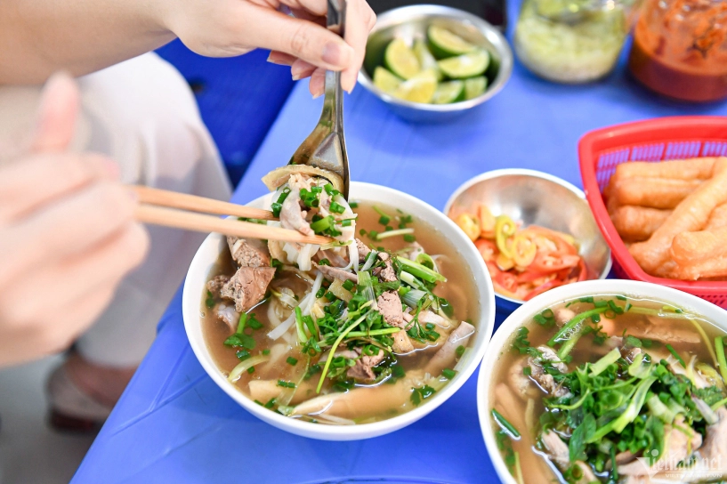 Top 5 quán phở gà ngon ở hà nội giá 160000 đồngbát vẫn hút khách thưởng thức - 1