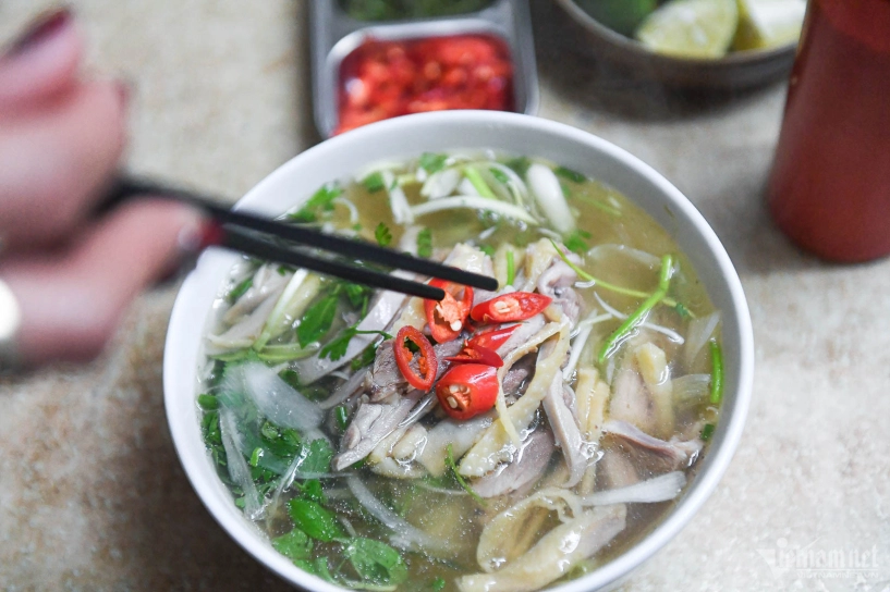 Top 5 quán phở gà ngon ở hà nội giá 160000 đồngbát vẫn hút khách thưởng thức - 4