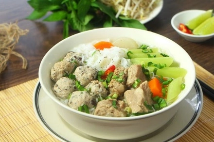 Top 7 món bún tinh hoa hội tụ trong menu ẩm thực hà nội phục vụ 4 mùa rất được lòng du khách quốc tế - 6