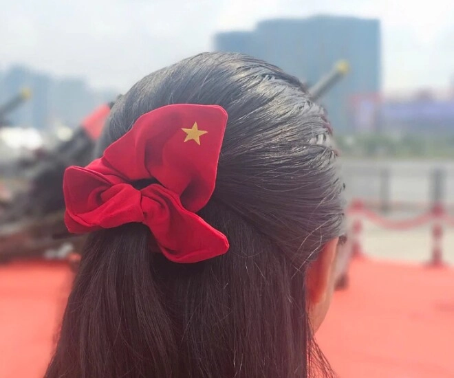 Top những món phụ kiện có giá dưới 50000 đồng gen z đi diễu hành dịp lễ 304 nhất định nên sắm - 5