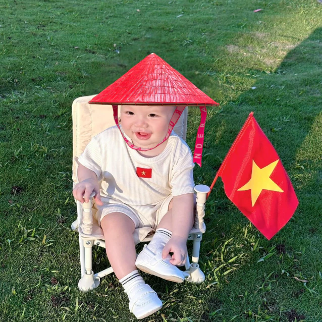Top những món phụ kiện có giá dưới 50000 đồng gen z đi diễu hành dịp lễ 304 nhất định nên sắm - 9