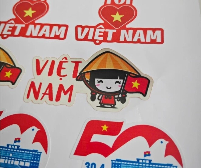 Top những món phụ kiện có giá dưới 50000 đồng gen z đi diễu hành dịp lễ 304 nhất định nên sắm - 12