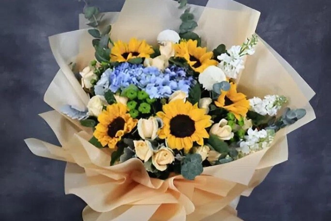 Trắc nghiệm chọn một bó hoa để biết trong tim người ấy bạn là cả thế giới hay chỉ là kẻ lướt qua - 1