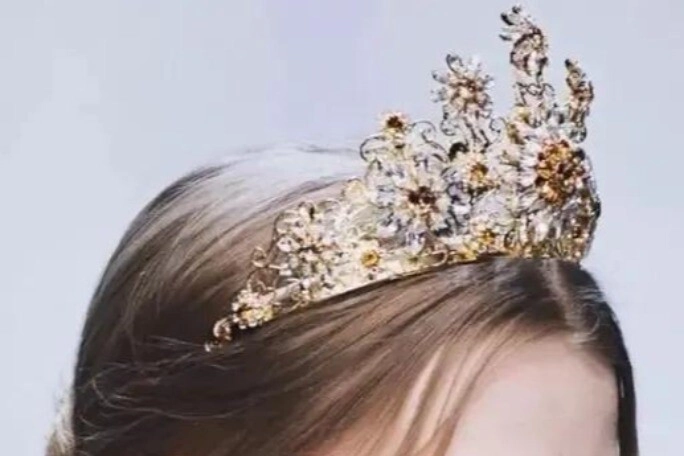 Trắc nghiệm chọn một chiếc vương miện biết ngay bạn thu hút kiểu đàn ông nào là tổng tài bá đạo hay kẻ trăng hoa - 2