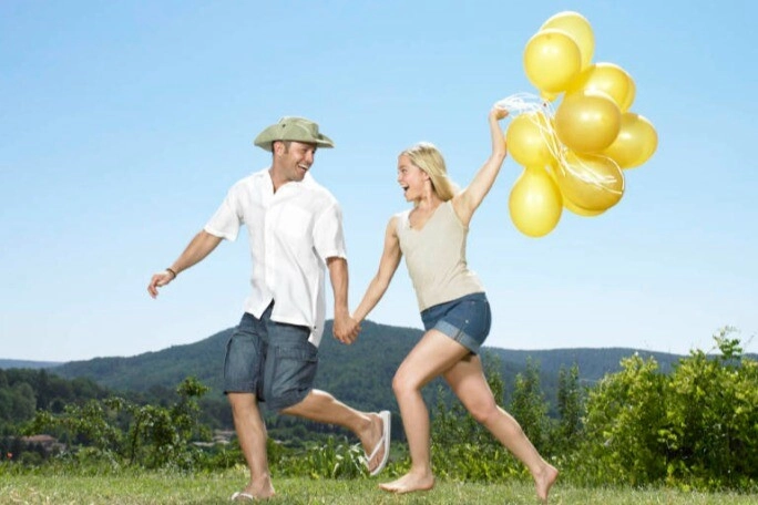Trắc nghiệm chọn một quả bóng bóc trần cách bạn yêu và mẫu người yêu phù hợp nhất với bạn - 1
