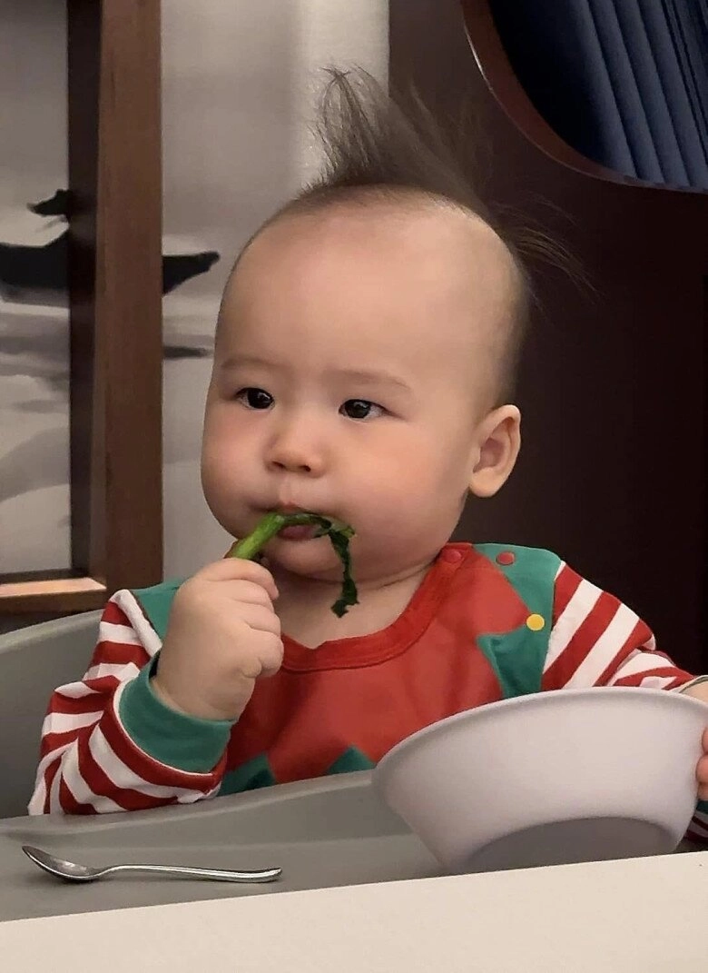 Trái ngược con sao việt ăn dặm ái nữ đỗ mỹ linh khiến mẹ nổi quạu bé khác ngấu nghiến ăn không kịp bón - 7