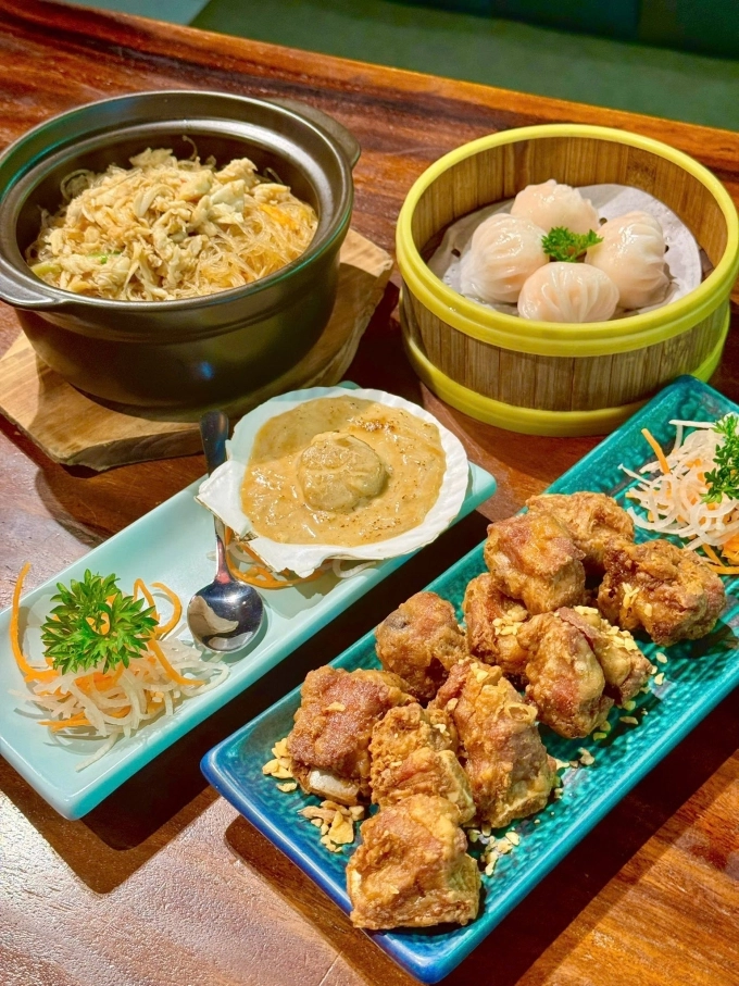 Trấn thành mời bố mẹ món người hoa cây nhà lá vườn - 2