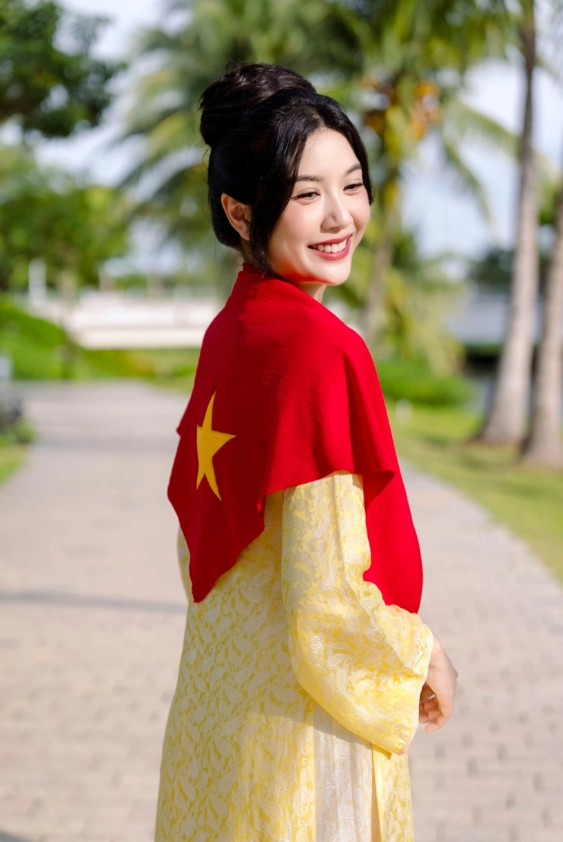 trang phục yêu nước của sao việt mùa đại lễ 29 - 1