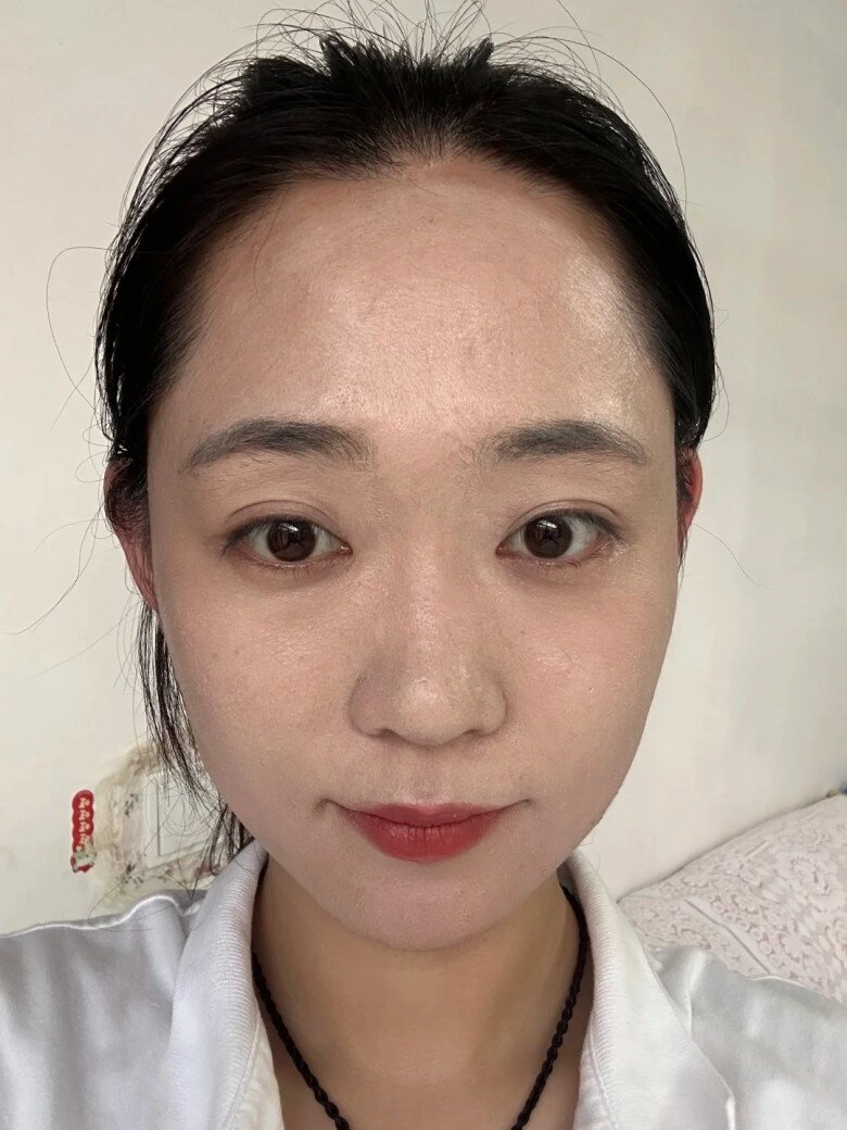 Trào lưu đắp cả tấn kem nền như trét xi măng lên mặt của tiktoker có tạo lớp nền đẹp không tì vết - 6