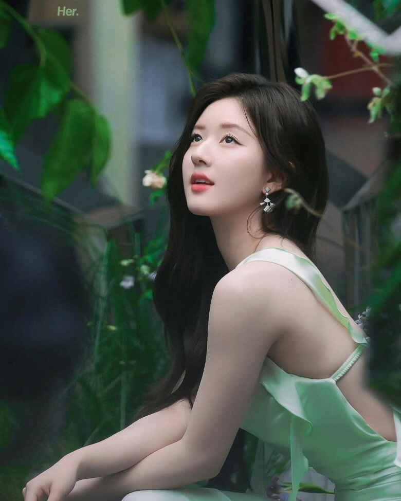 Triệu lộ tư lần đầu nói về kiếp nạn từ nhỏ tới lớn bị sếp đánh chỉ còn nặng 37 kg cần người bế giúp lên giường - 8