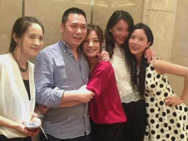 Triệu vy thông báo ly hôn - 1