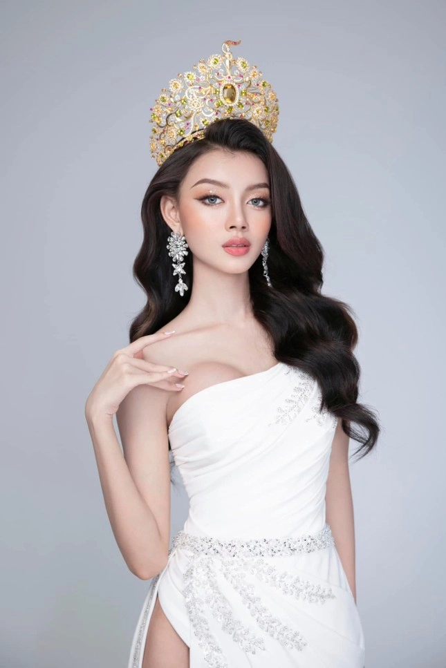 Từng có trường hợp từ bỏ vương miện miss grand international trước thae su nyein - 1