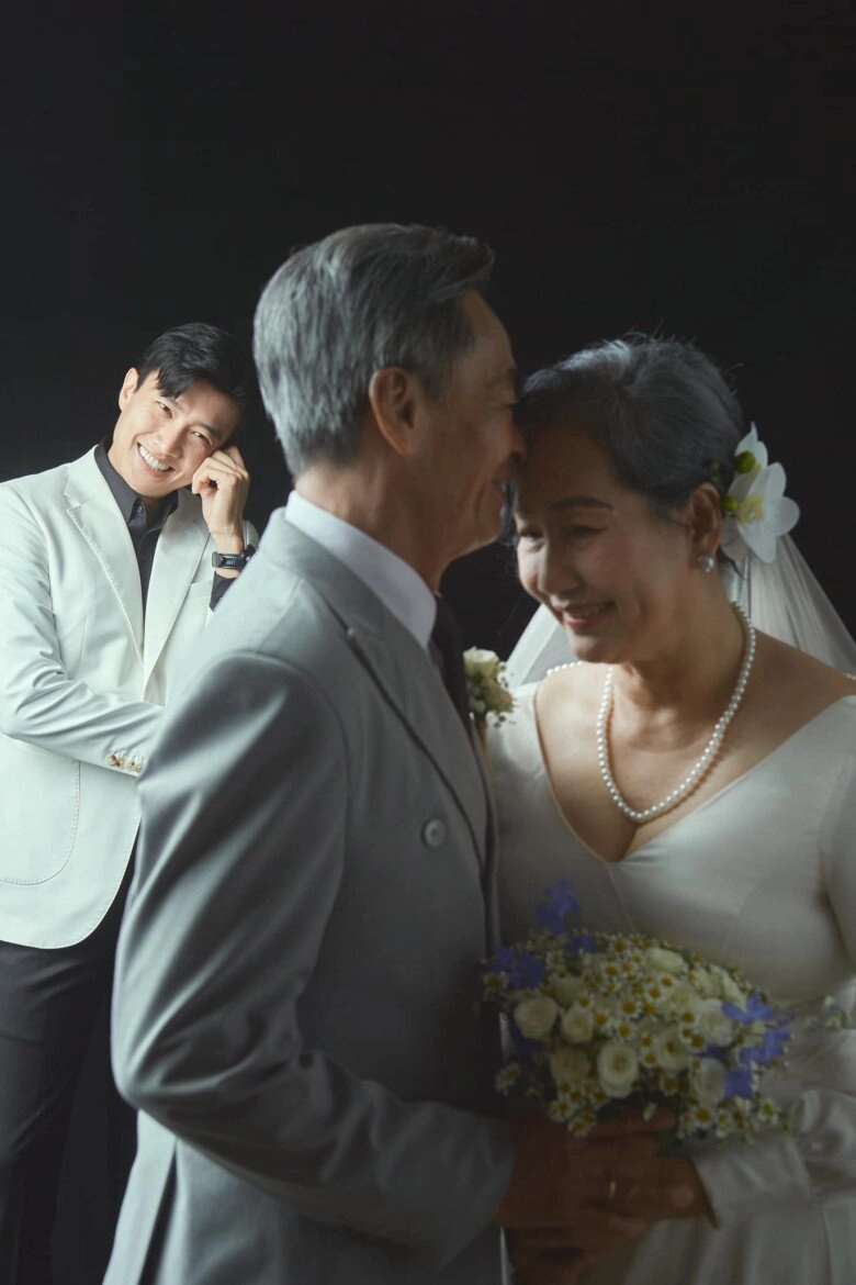 Từng có tuổi thơ cơ cực quốc trường nay thành đạt báo hiếu bố mẹ làm tiệc mừng ở biệt thự 25 tỷ - 3