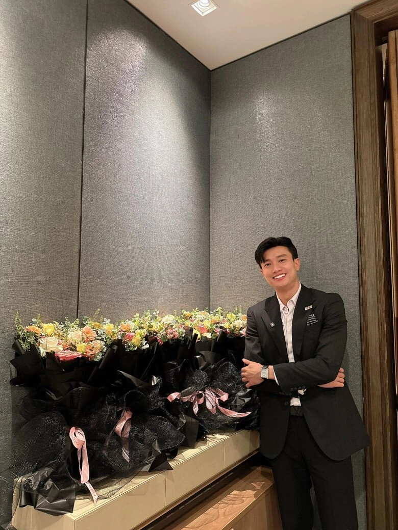 Từng có tuổi thơ cơ cực quốc trường nay thành đạt báo hiếu bố mẹ làm tiệc mừng ở biệt thự 25 tỷ - 4