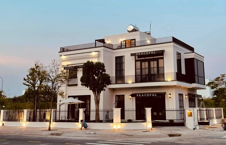 Từng có tuổi thơ cơ cực quốc trường nay thành đạt báo hiếu bố mẹ làm tiệc mừng ở biệt thự 25 tỷ - 8