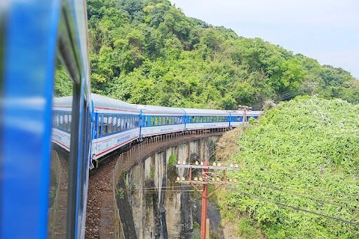 Tuyến đường sắt đẹp nhất việt nam chỉ 70kvé tận hưởng chuyến tàu 5 sao cực xịn xò ngắm view triệu đô - 1