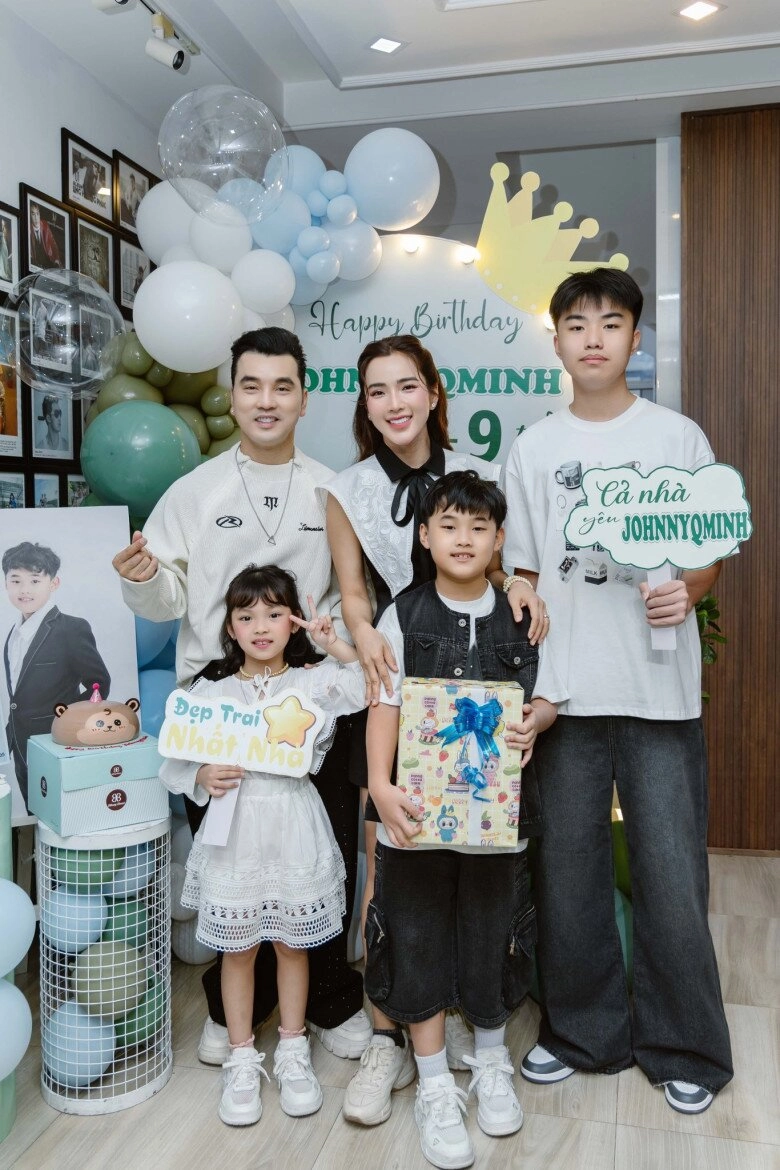 Ưng hoàng phúc bồi hồi tiễn con riêng của vợ đi mỹ định cư hé lộ ngành học của quý tử ở trời tây - 11
